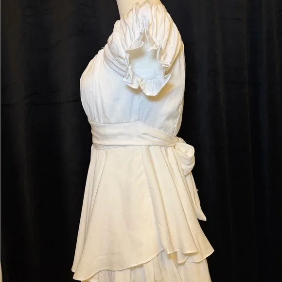 NWOT - White Off-the-shoulder Romper with A Tiered Skirt Overlay. Size Small - Picture 5 of 7
